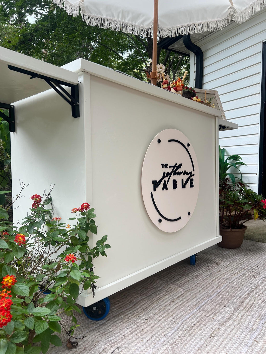 Foldable Food Cart for Charcuterie, Caviar, Churros and Hot Dogs