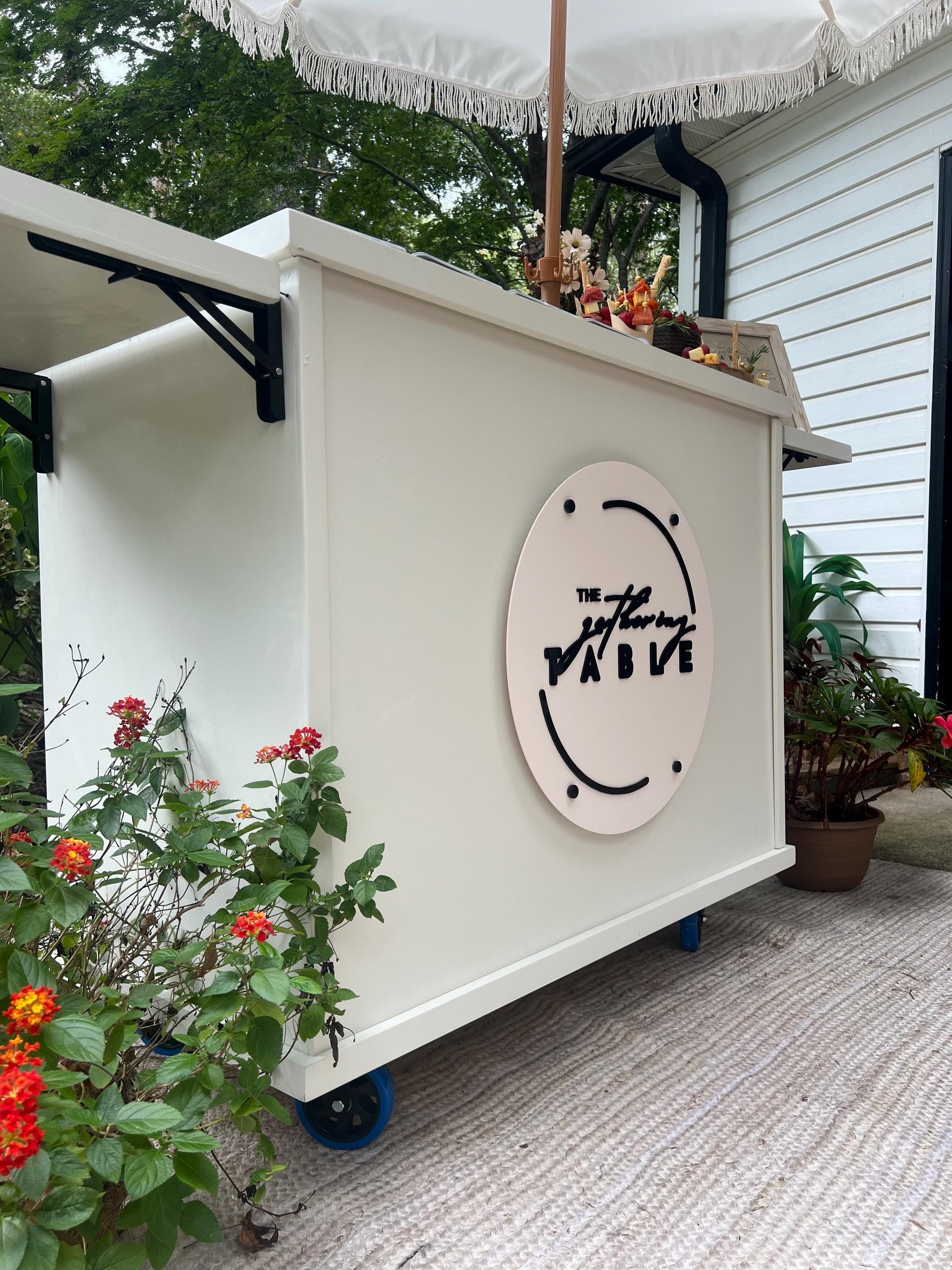 Foldable Food Cart for Charcuterie, Caviar, Churros and Hot Dogs